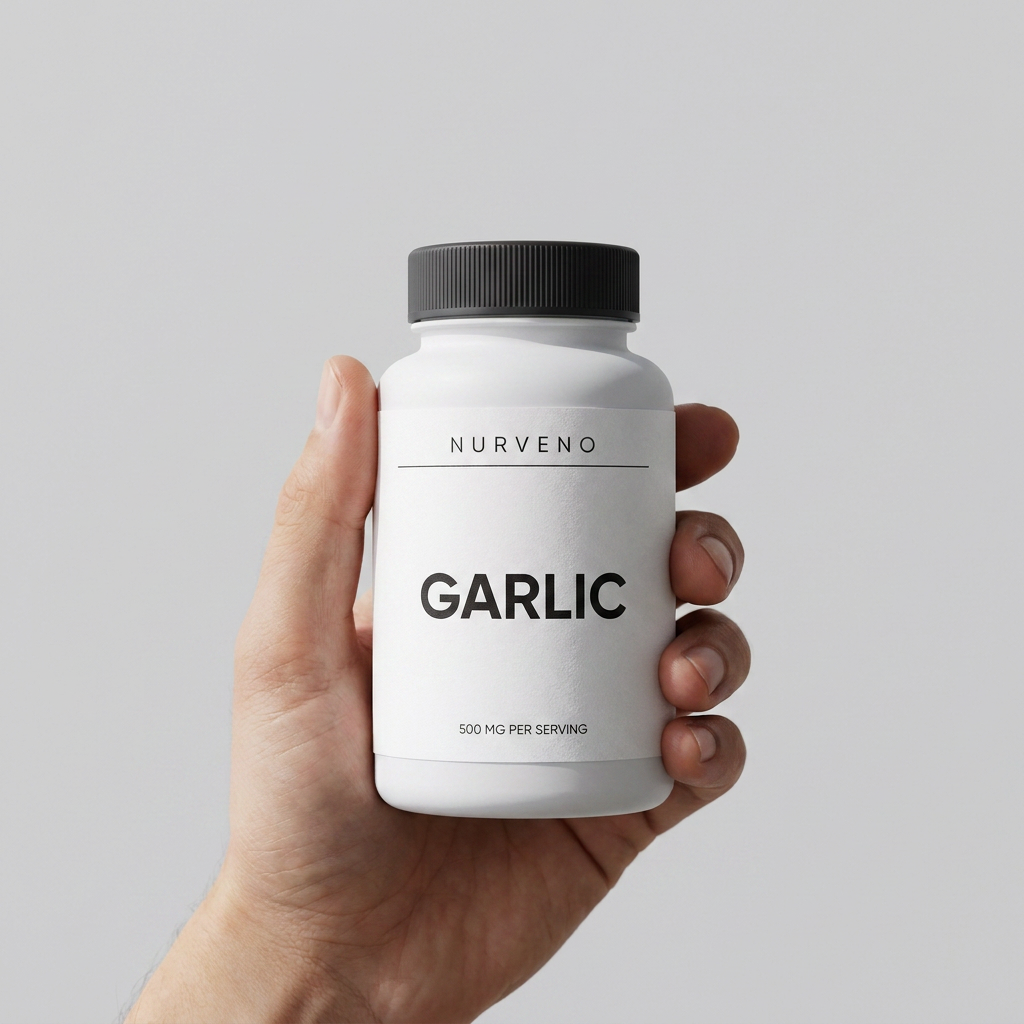 Nurveno Garlic in hand