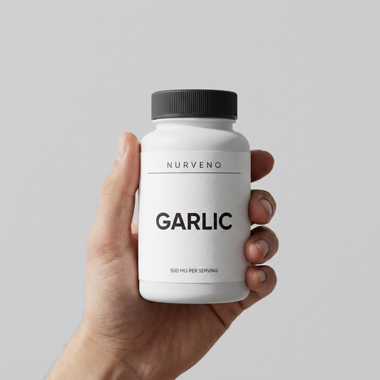 Nurveno Garlic in hand